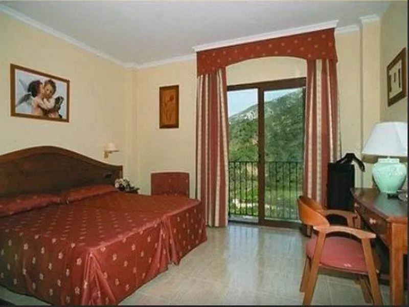 Kross Altos De Istan Hotel